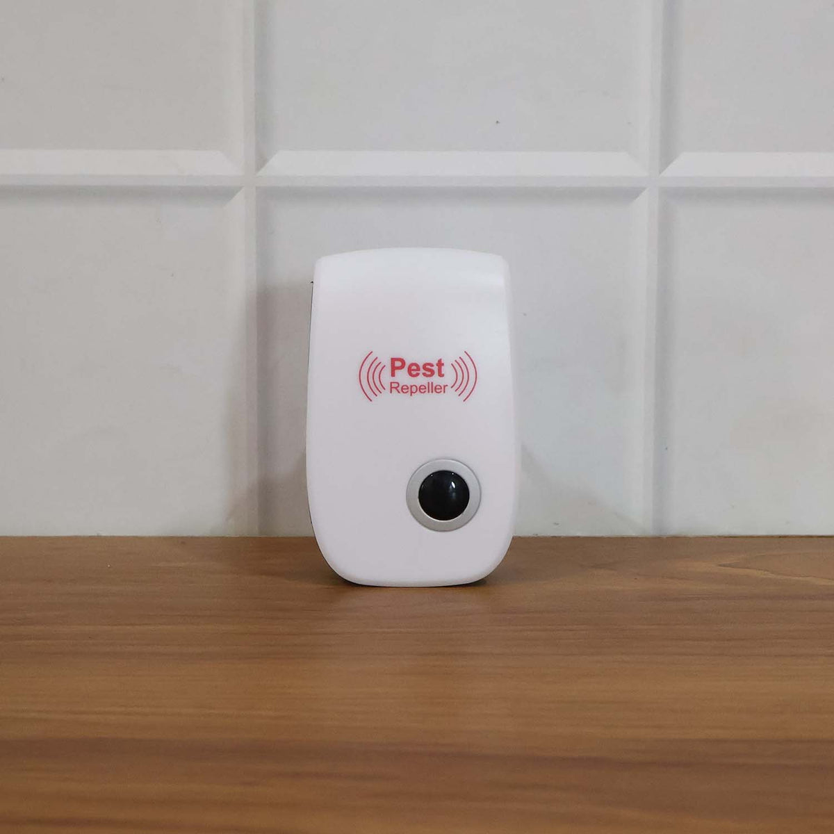 Anti-mosquito ultrasonic plug device for home pest control