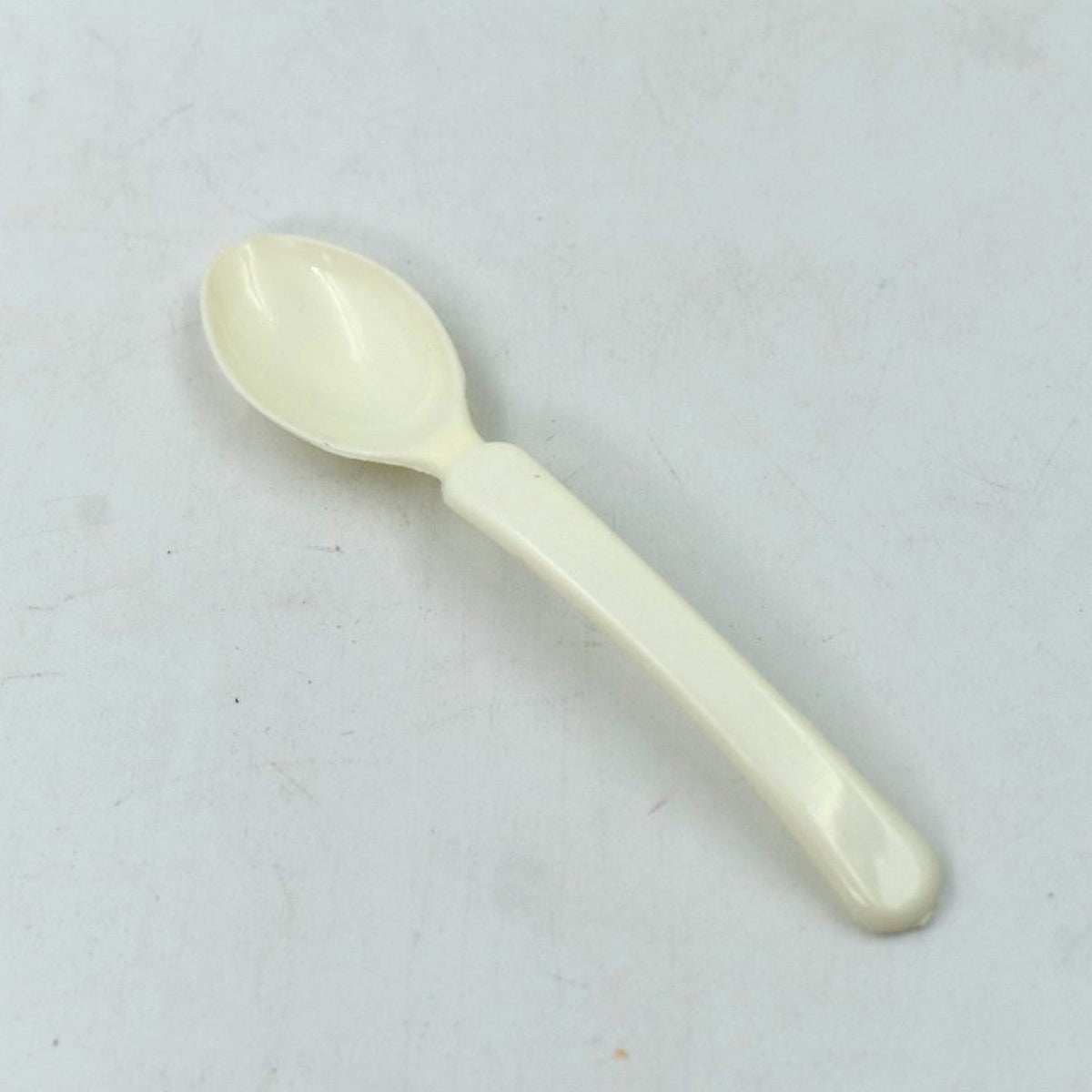 Modern 13-piece cutlery set for serving puddings and sweet dishes.